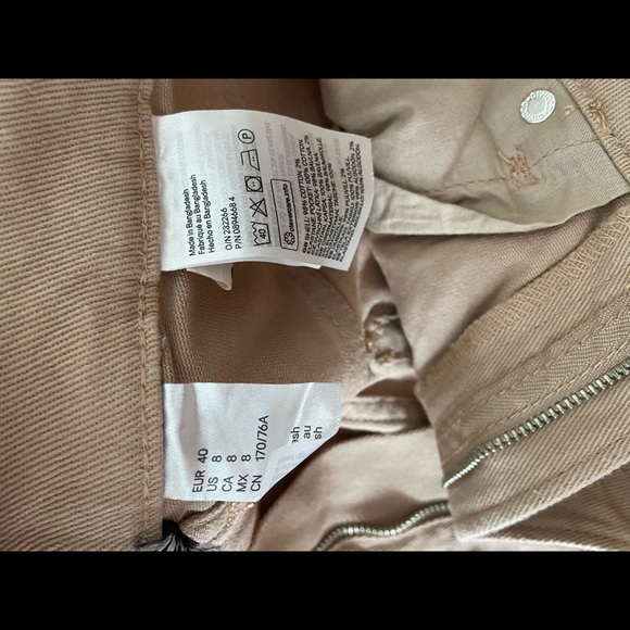 H&M Mom Jeans/Pants - Picture 3 of 3